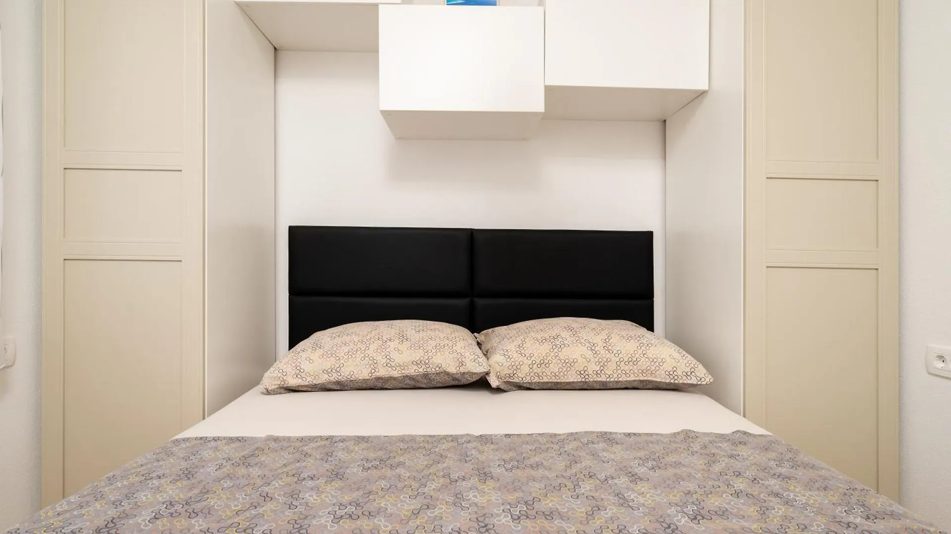 Apartment Ivi Trogir 0*,
